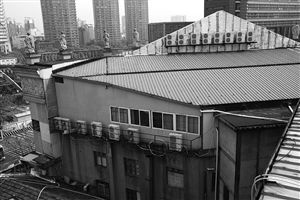 房产 第三处违建:彩钢瓦房