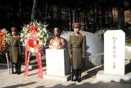 朝鲜砸碎毛岸英墓内情:文革红卫兵激怒金日成