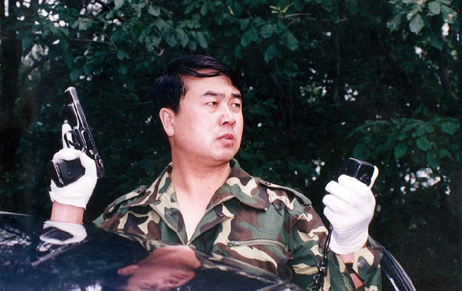 摆拍大师王立军:爱PS更爱深夜对镜自怜