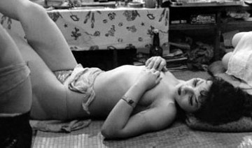 
50年代日本为何诞生脱衣舞娘：迎合驻日美军夜生活
