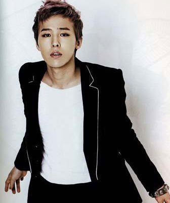 曝阿拉伯公主痴迷G-Dragon 派贴身保镖索要拥抱