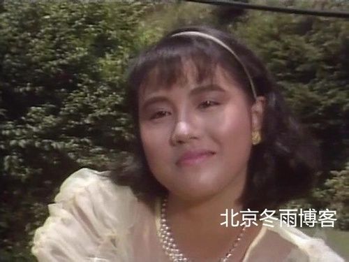 曝周海媚20岁青涩照 脸庞圆润气质清新(图) 