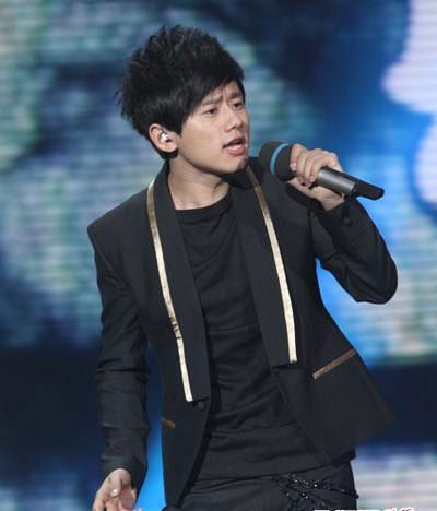 网友扒皮：张杰10年做客湖南卫视186次 成历史第一人