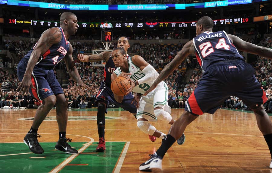 凯尔特人NBA比分激烈对决 震撼全场的关键战役引发热议