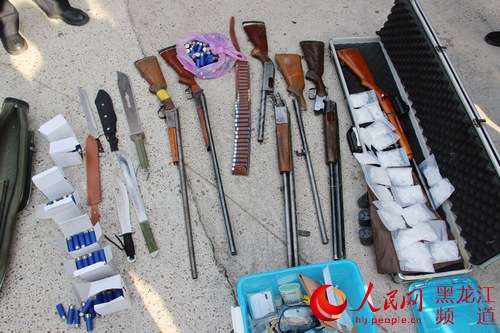 齐齐哈尔警方打掉一武装贩毒团伙 缴获冰毒10