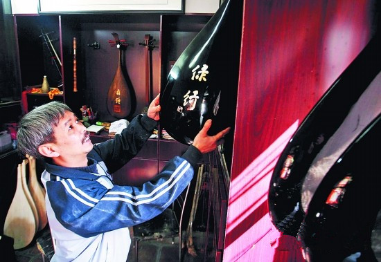 寻访泉州传统手工艺 南音琵琶富有地方特色的