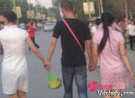 揭秘东莞男子一夫多妻的生活 同时交往多个女