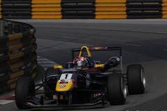 澳门格兰披治F3 罗辛基斯摘得初步杆位