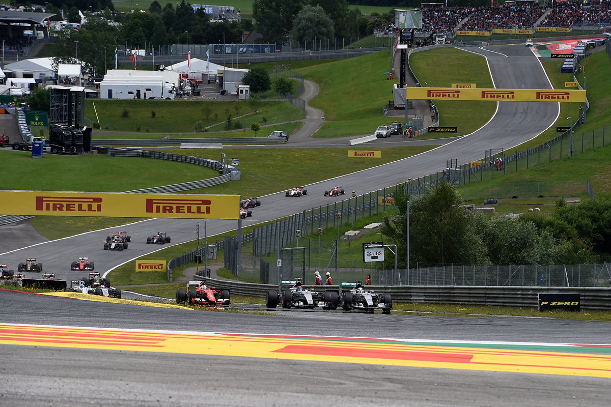 罗斯伯格称雄F1奥地利站 莱科宁退赛