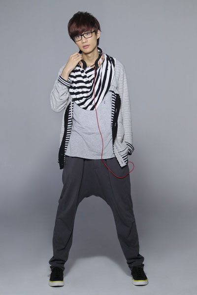 许嵩10月三地跑签售+《装糊涂》点击破百万成