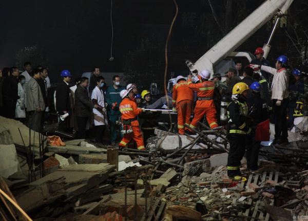  河南在建房坍塌  豆腐工程谁来买账?!_广州频