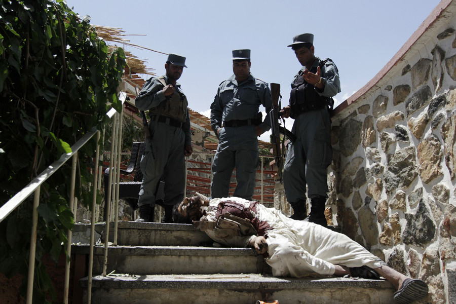 塔利班袭击喀布尔一酒店