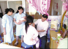 男催乳师的酸甜苦辣:月薪轻松上万 女友吃醋(图)_频道_凤凰网