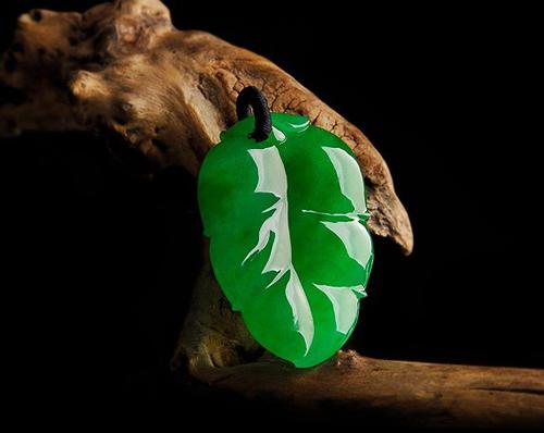 洗澡时究竟能不能戴翡翠_中国珠宝行业网