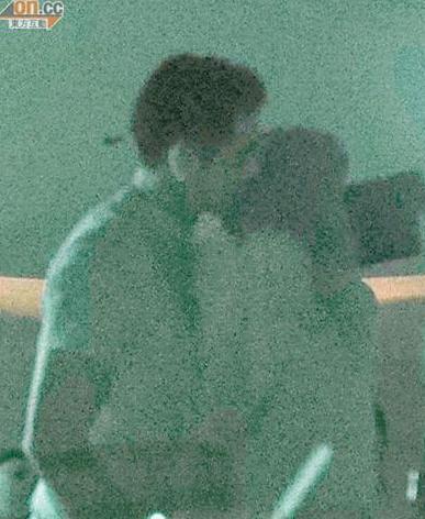 陈建州回应<em>夜店</em>亲吻辣妹:家有<em>正妹</em>无需猎艳 _