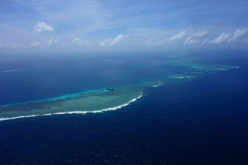 中国与东南亚国家关于南海岛礁争议示意图.(资料图)