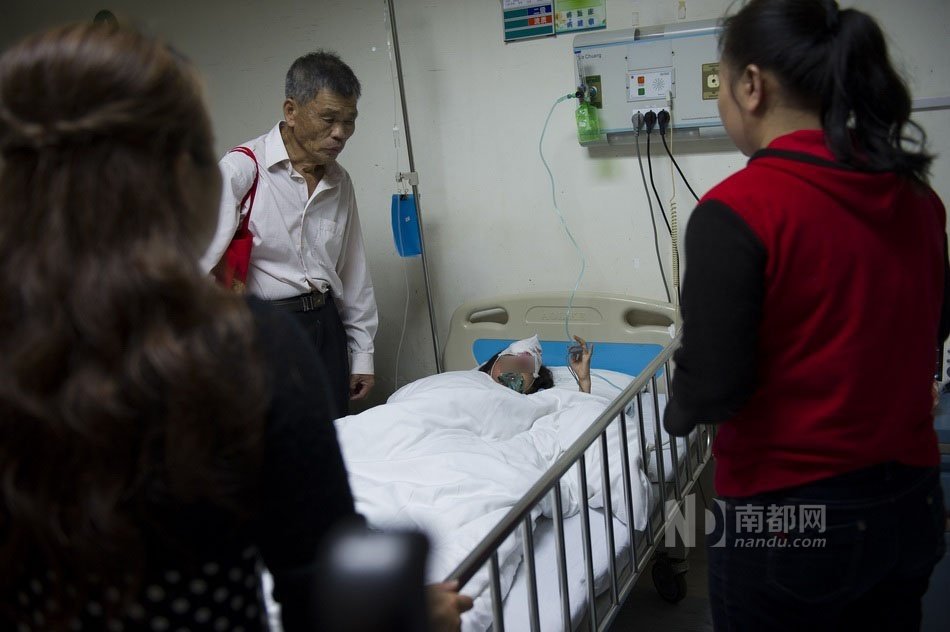 深圳一儿童乐园扶梯口踩踏9名小学生受伤转载