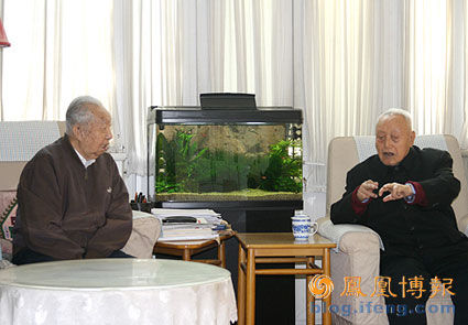 2007年10月华国锋在家中的照片