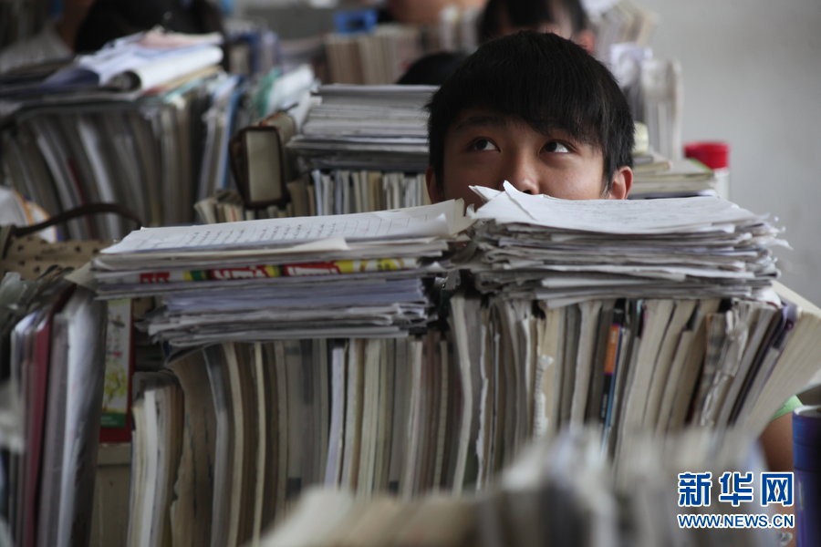 “迎接高考,加油!”记录高三学子冲刺生活