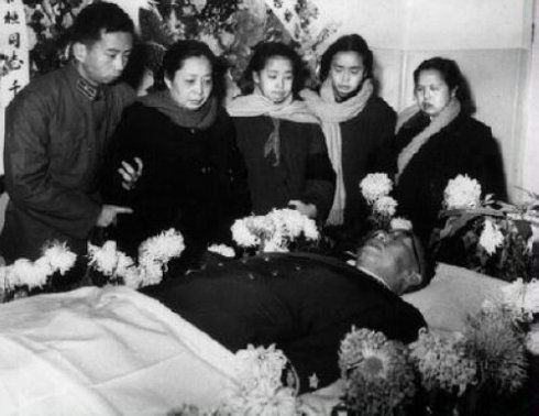 罗荣桓元帅葬礼:毛泽东赋诗哀悼 刘少奇主祭