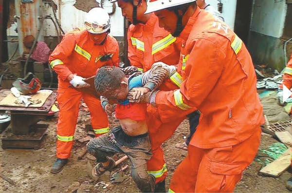 山东省委省政府捐赠500万元救援队多批队员已赴灾区