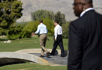 习近平奥巴马散步照片