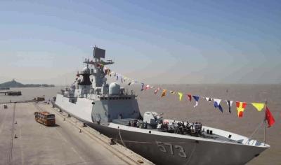 中国海军573舰"柳州"号在江苏南通向公众开放