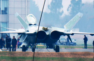 新歼20或已换国产新发动机