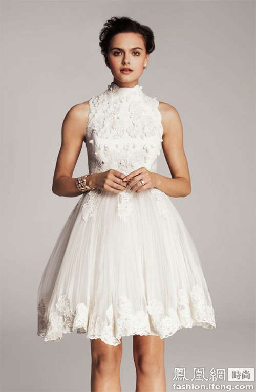 最适合白色婚纱的16款美甲造型 成为360度美