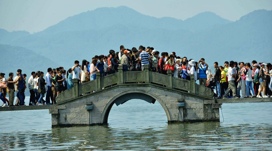 拥挤的国庆节【组图】 http://hsgds2004.blog.163.com - 擎天一柱 - 擎天一柱的博客 拥挤的节日【组图】 - 深瞳渊源 - 深瞳渊源,品味经典!!!