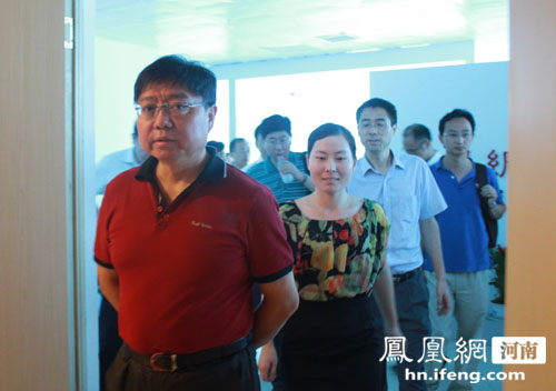  国家工商总局 张国华一行来凤凰网河南频道视察