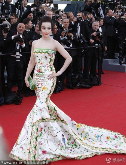 娱评:没作品 爱走秀  范冰冰又在蹭红毯 _广州