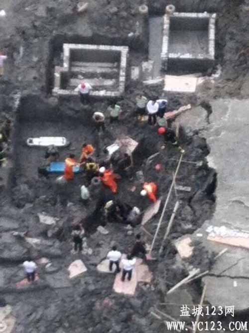 盐城 | 建筑工地发生塌方事故 四五名工人被埋(