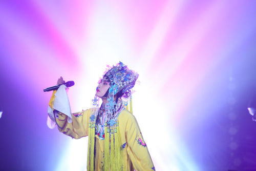 《国色天香》男明星集体变女神 霍尊要圆女装