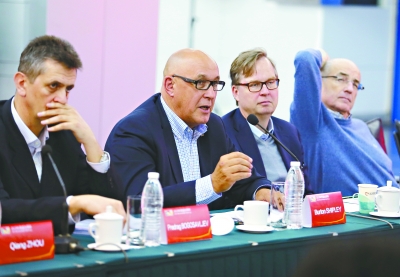 国际篮联考察时认为武汉有能力承办男篮世界杯