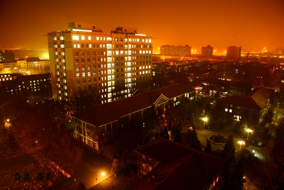 组图:中国传媒大学校园风景-中国学网-中国IT综