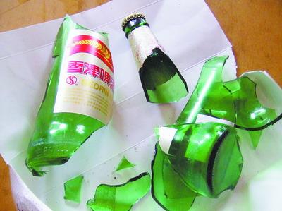 啤酒瓶爆炸男子缝六针 公司只赔10箱啤酒引不