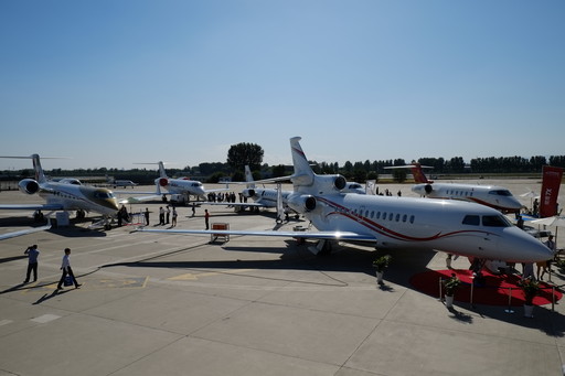 商务航空展览会(cibas)在北京市顺义区中国民用航空飞行校验中心举行