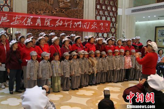 50余名红二代观看《延安保育院》 倡延安精