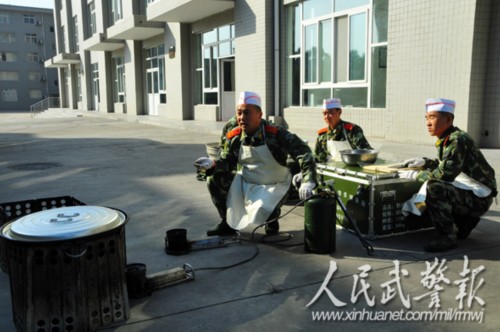 武警陕西总队二支队进行野战炊事装备操作培训