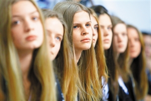 风为衣兮霓为马 四海佳丽赞龙华_资讯频道_凤