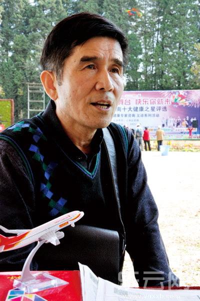 三个指头就能做俯卧撑