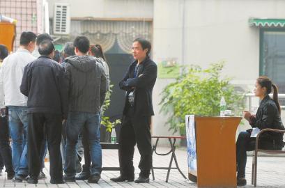 四川男篮雄起 成都黄牛再袭省体