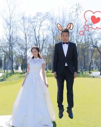 杨幂晒搞怪婚纱剧照 杨千嬅送祝福早生贵子
