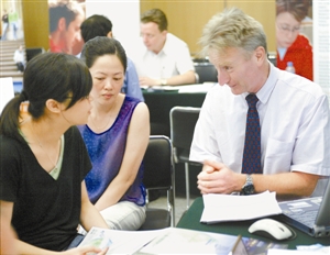 要不要陪读?啥时出国合适?