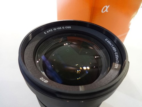 索尼e pz 18-105mm f/4 g oss电动变焦镜头零售版实物图