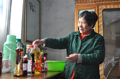 田亮<em>父女</em>就<em>睡</em>我家热炕头|爸爸|奶奶_凤凰资讯