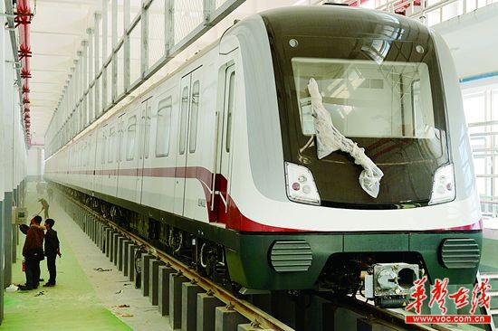 长沙地铁2号线今起试运行3个月 16列列车试跑