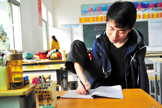 2013,中国弱势群体的顽强身影|幼儿园|小学