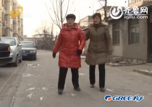 山东一植物人奇迹<em>站起</em> <em>姐姐</em>为救她卖掉家产离